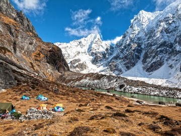 The towns where travellers